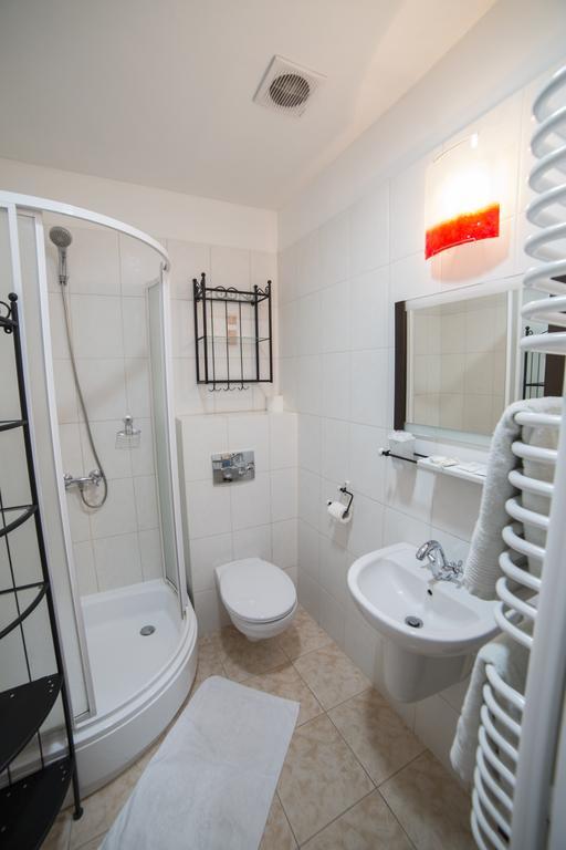 Hotel Zamkowy Mlyn Krapkowice Bilik gambar